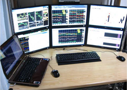 6画面PCのモニター