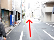 ひたすら直進します→